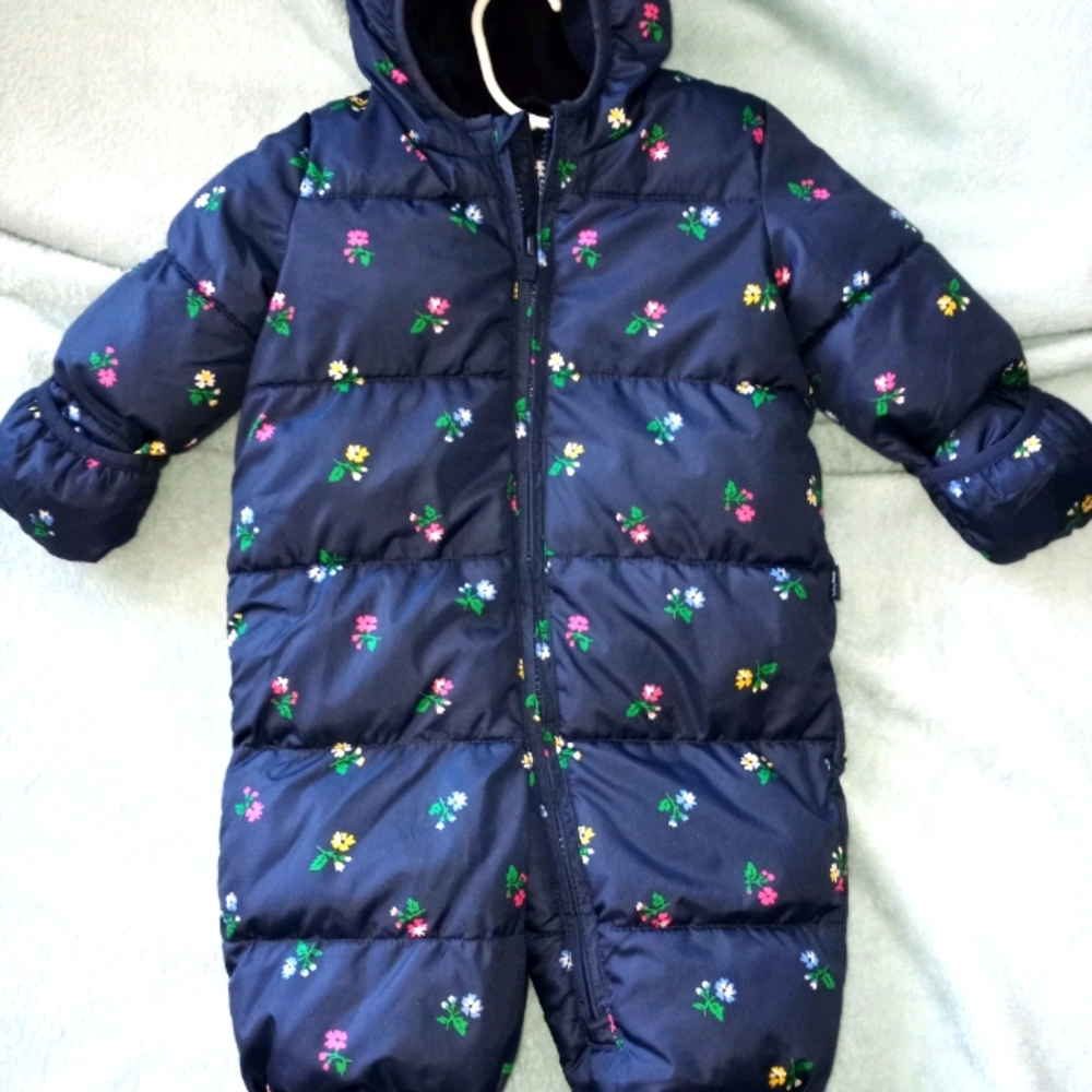 Gap snowsuit